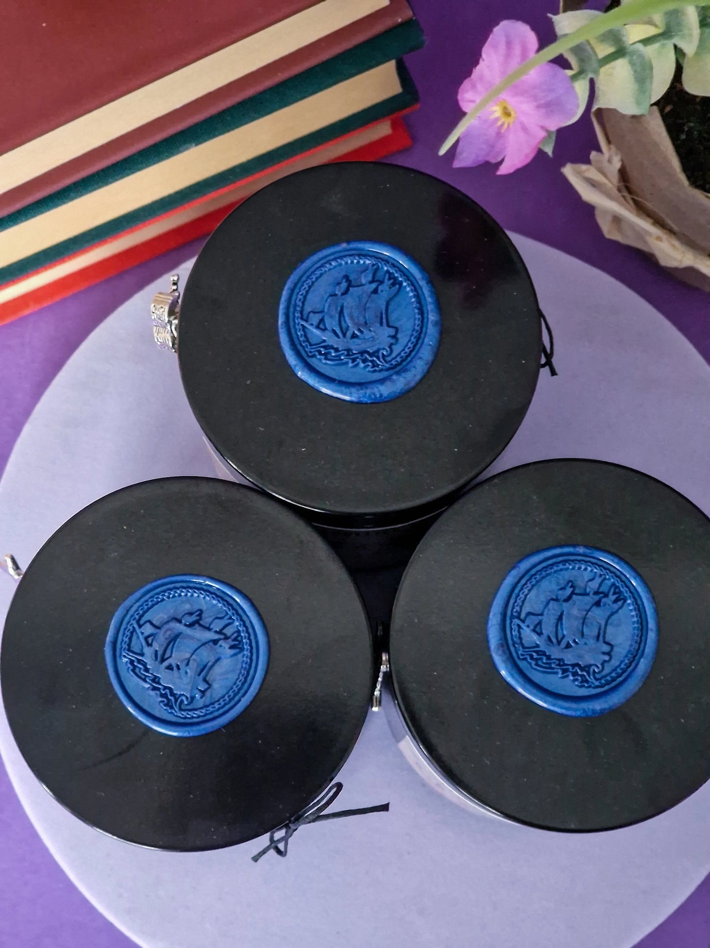 Kerris & Zarrah - The Bridge Kingdom Candle - Literary Lovelies UK